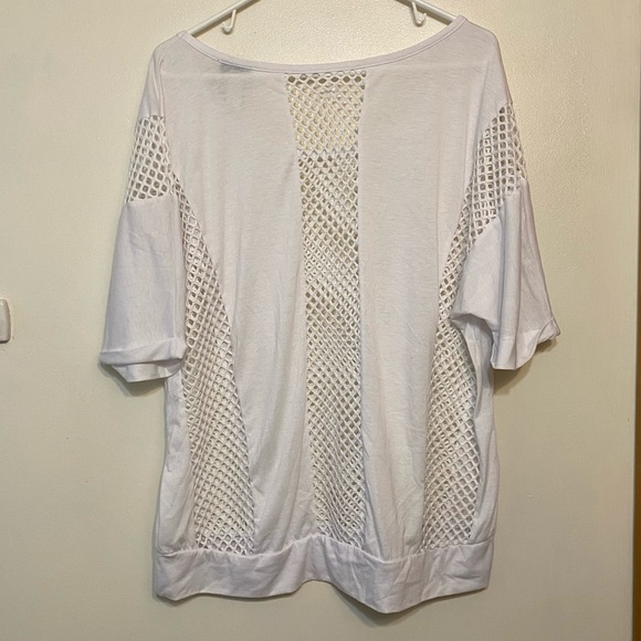 Torrid white mesh short sleeve top size 2 (2X) - Picture 2 of 7